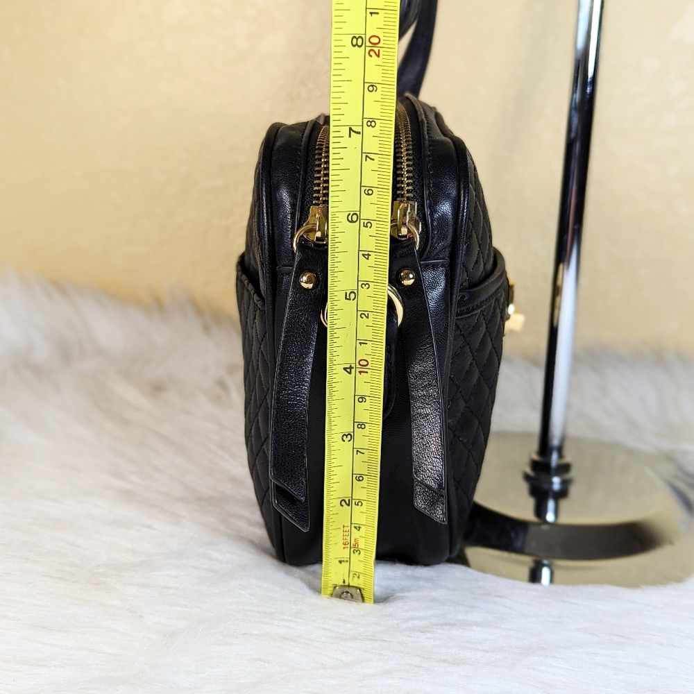 Isaac Mizrahi Black Quilted Leather Camera Bag Crossbody Double Zip - Picture 3 of 11